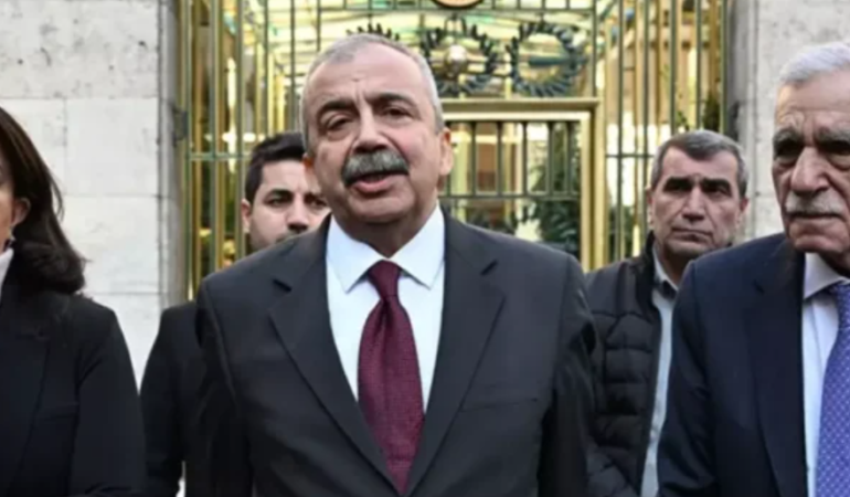 SIRRI SÜREYYA ÖNDER, İKİNCİ İMRALI GÖRÜŞMESİ İÇİN BAŞVURU TARİHİ VERDİ