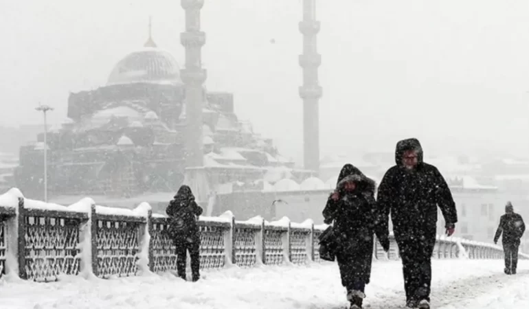 AKOM Duyurdu: İstanbul’a Kar Yağışı Geliyor!