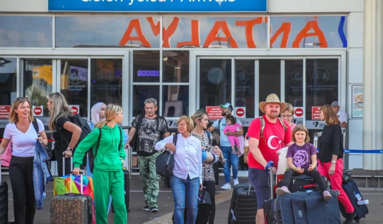 Yabancı Turist Yeni ve Yüksek Fiyatları Kabullenemedi