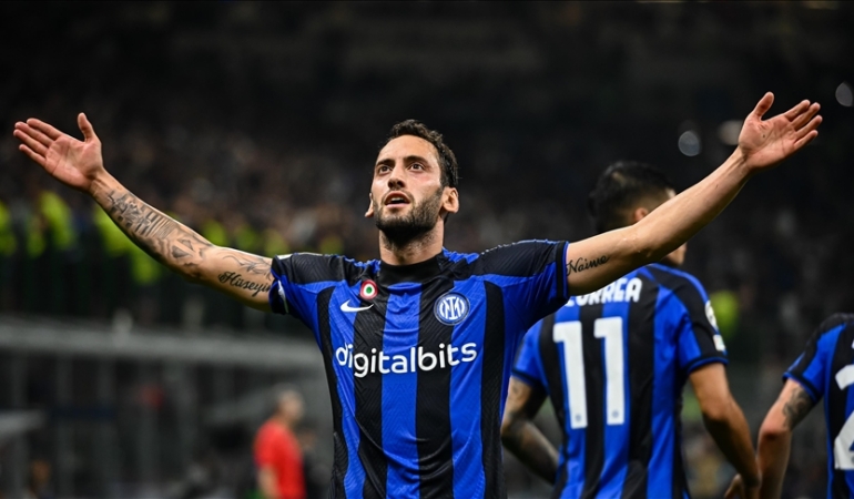 INTER, BARCELONA’YI ELEDİ FİNALE YÜKSELDİ