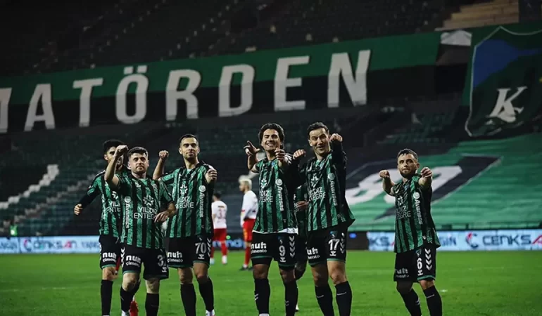 SÜPER LİG’İN EFSANELERİ YENİDEN SAHNEDE